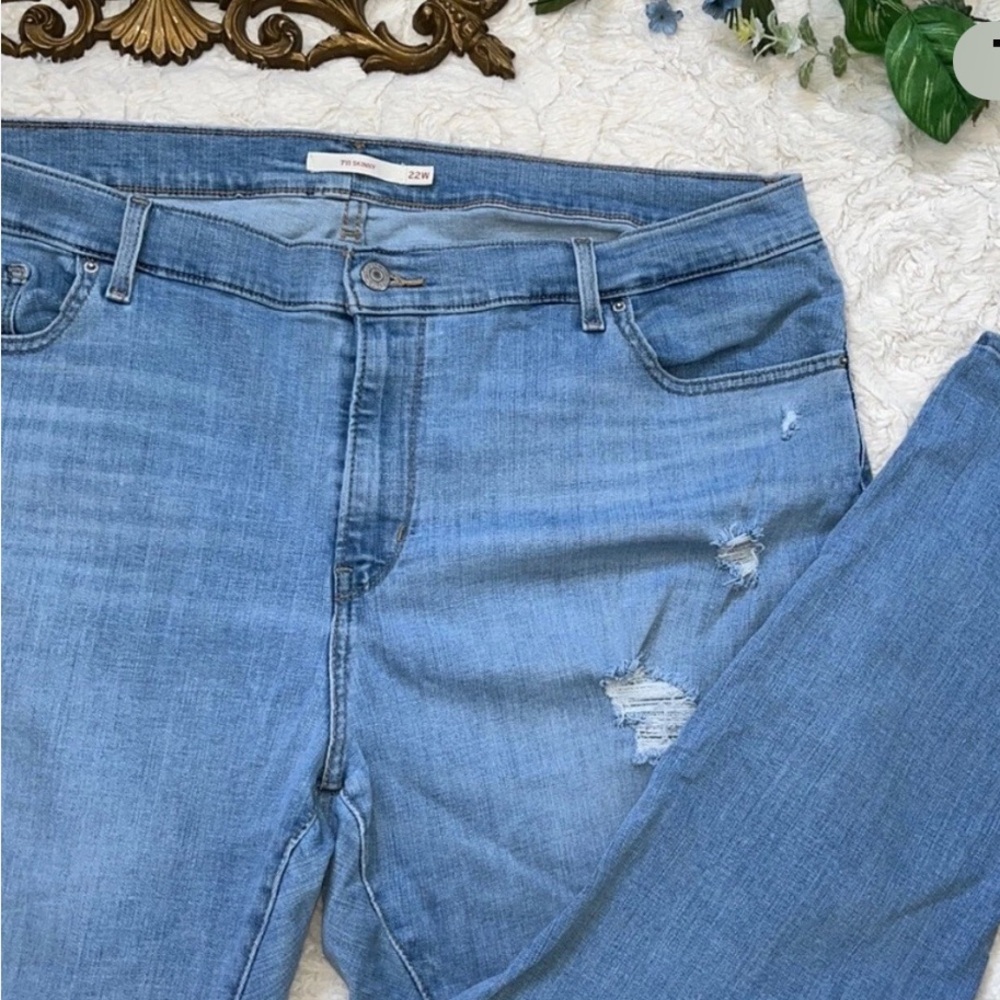 Levi 711 Skinny Jeans size 22W